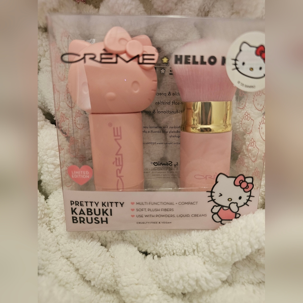 Limited Edition The Crème Shop Hello Kitty Kabuki Brush